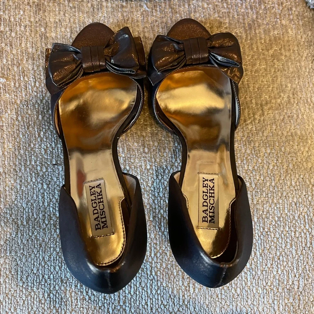 Badgley Mischka Bow Heels - Picture 7 of 8